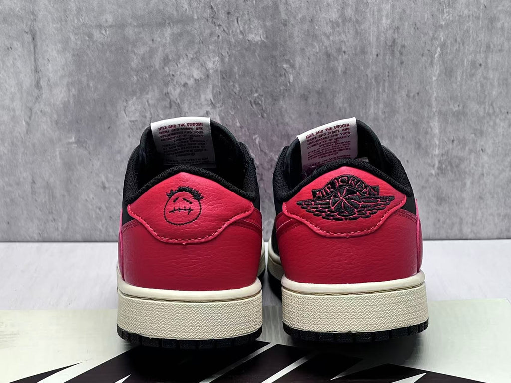 Travis Scott x Air Jordan 1 Low OG SP - Black / Red Reverse Swoosh