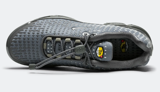 Nike Air Max Plus VII – Smokey Grey / Metallic Silver / Iron Grey