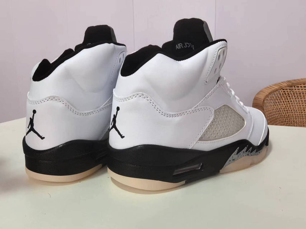 Air Jordan 5 - White / Black