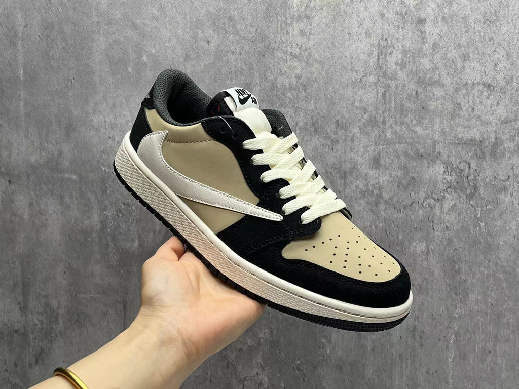 Travis Scott x Air Jordan 1 Low OG SP - Beige / Black Reverse Swoosh