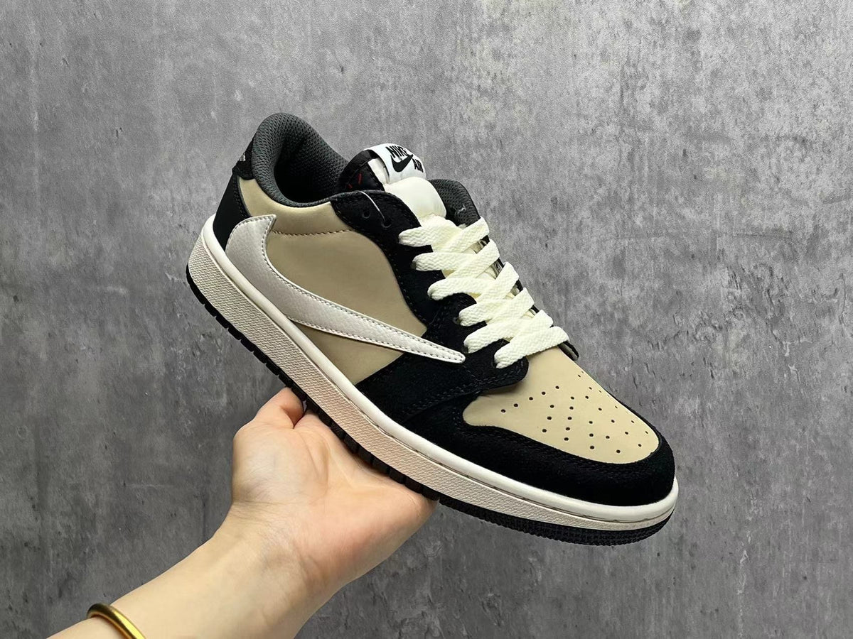 Travis Scott x Air Jordan 1 Low OG SP - Beige / Black Reverse Swoosh