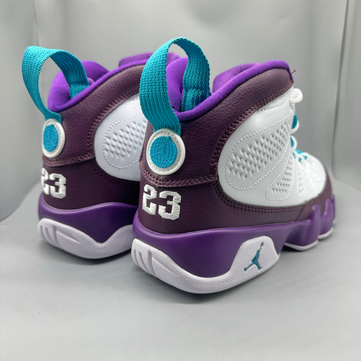 Air Jordan 9 - White / Purple Sneakers