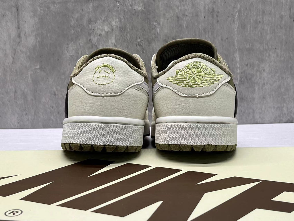 Travis Scott x Air Jordan 1 Low OG SP Golf - Reverse Swoosh