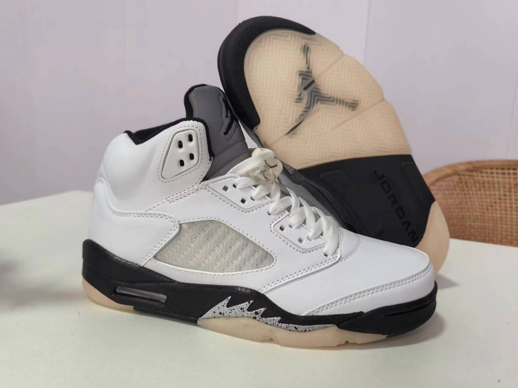 Air Jordan 5 - White / Black