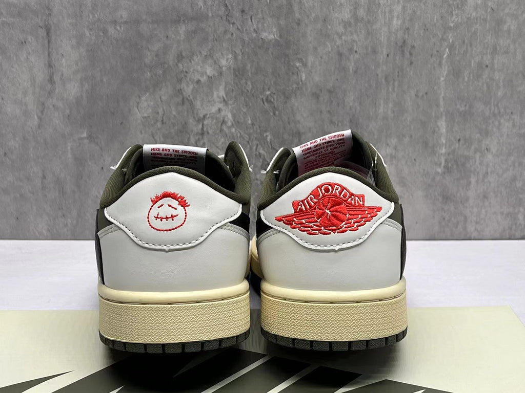 Travis Scott x Air Jordan 1 Low OG SP - Beige / Olive Reverse Swoosh