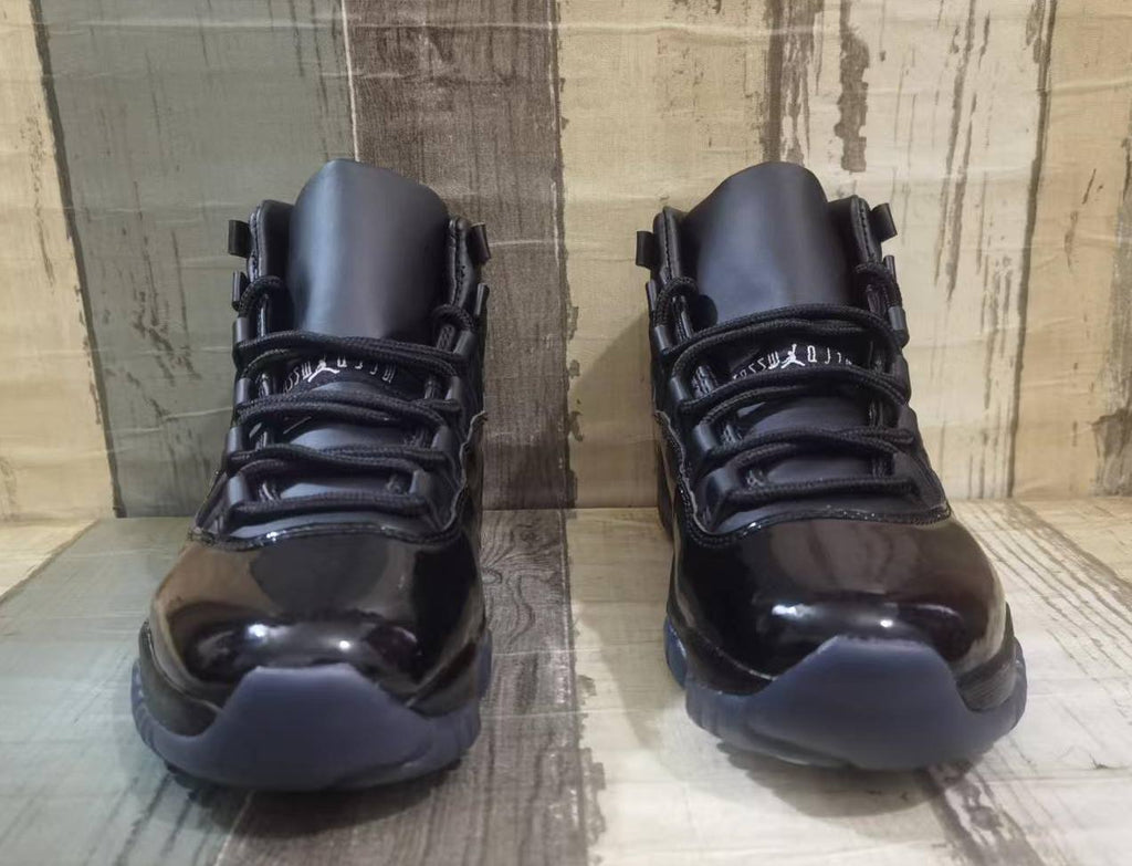 Air Jordan 11 - Black / White Unisex Sneakers