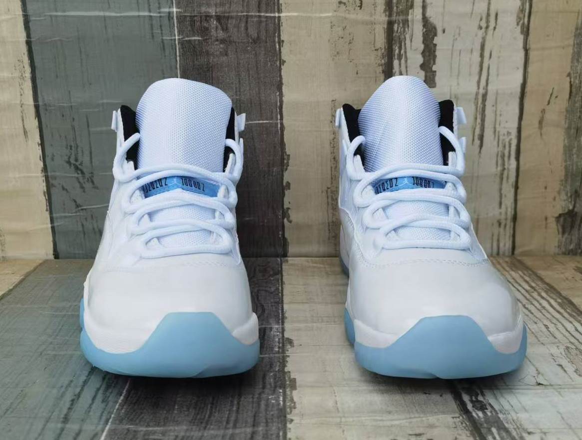 Air Jordan 11 'White Moon' Unisex Sneakers