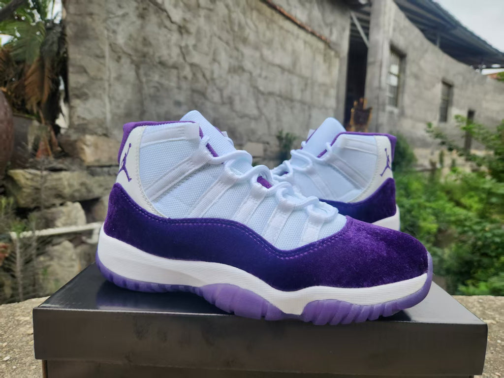 Air Jordan 11 - White / Velvet Purple