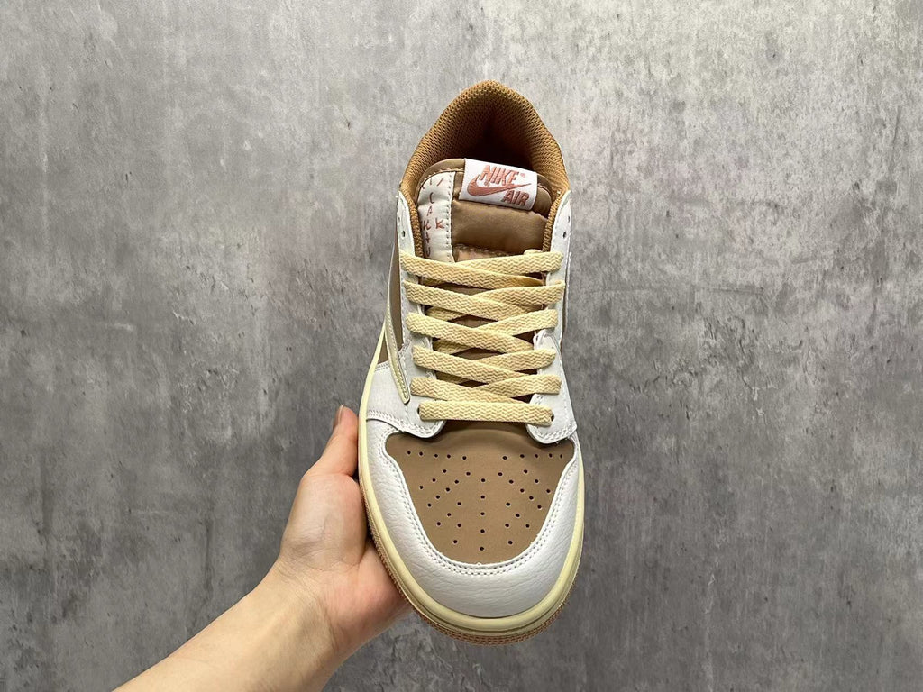 Travis Scott x Air Jordan 1 Low OG SP - Light Brown / Pink Reverse Swoosh