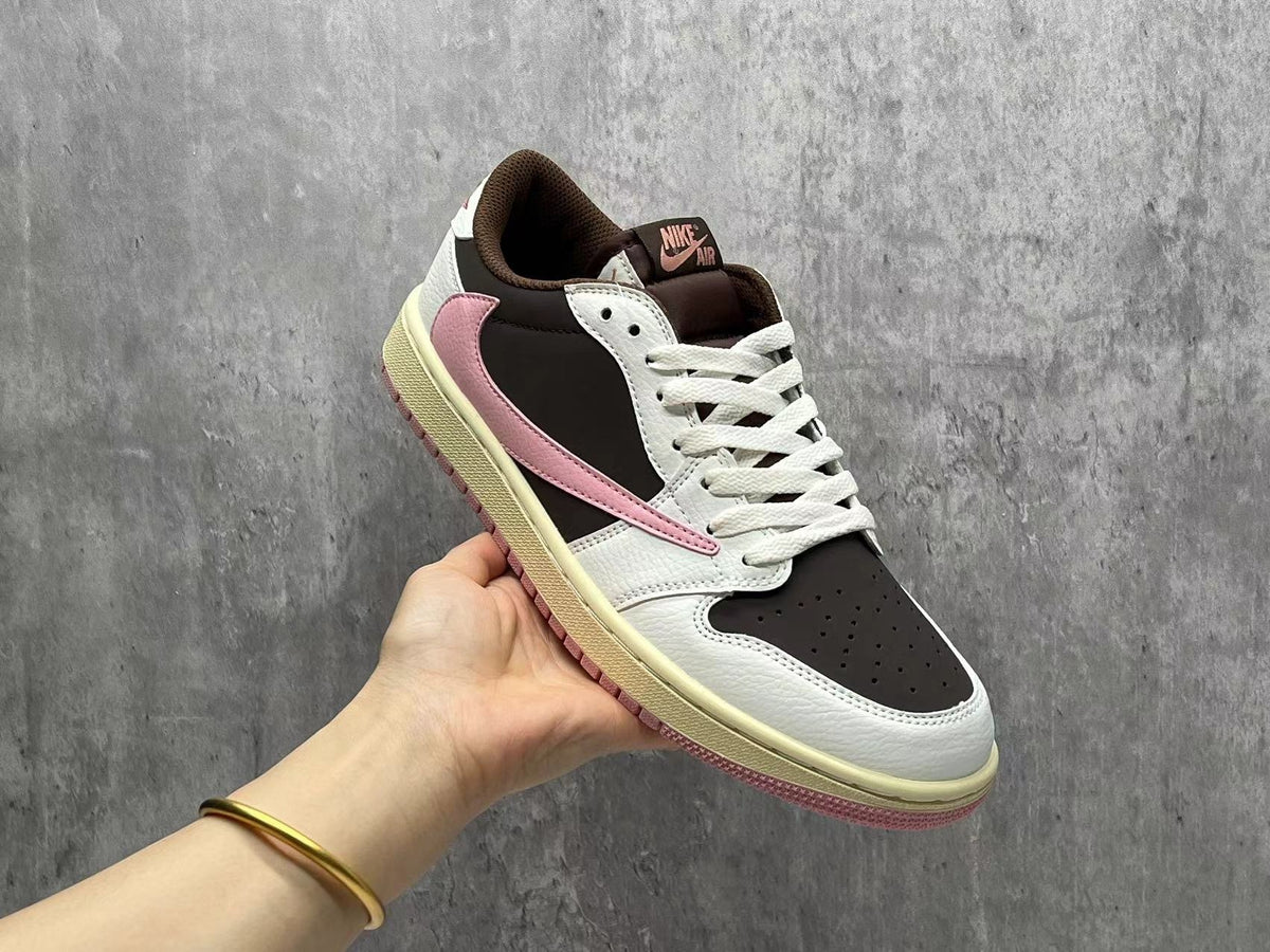Travis Scott x Air Jordan 1 Low OG SP - Brown / Pink Reverse Swoosh