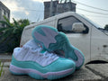 Air Jordan 11 - White / Light Green