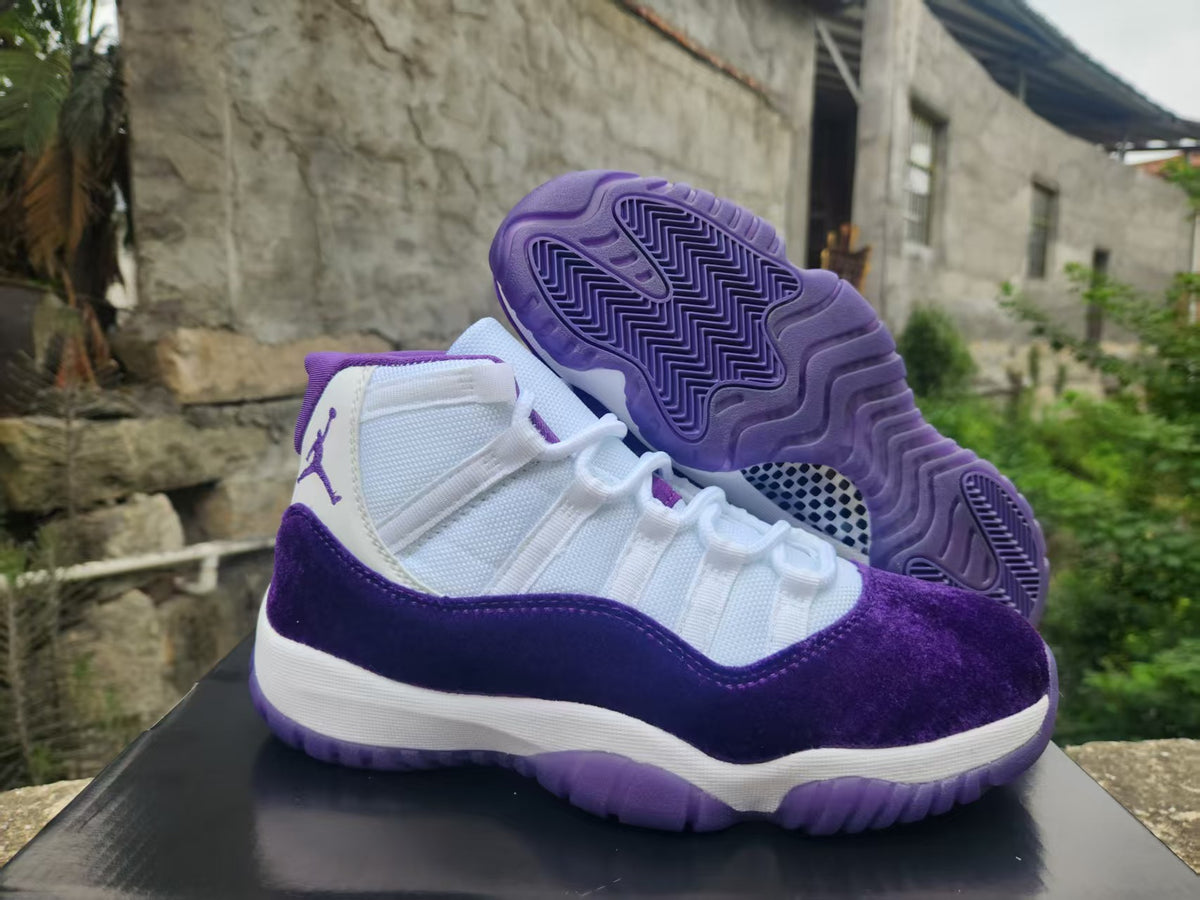 Air Jordan 11 - White / Velvet Purple