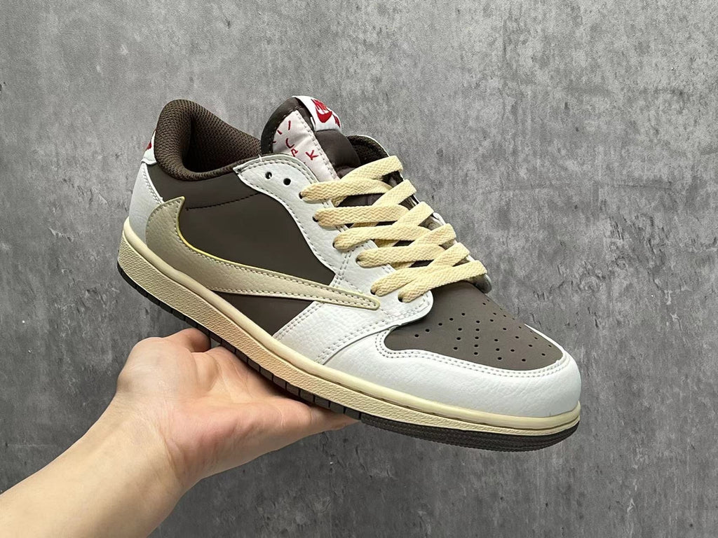 Travis Scott x Air Jordan 1 Low OG SP - White / Brown Reverse Swoosh