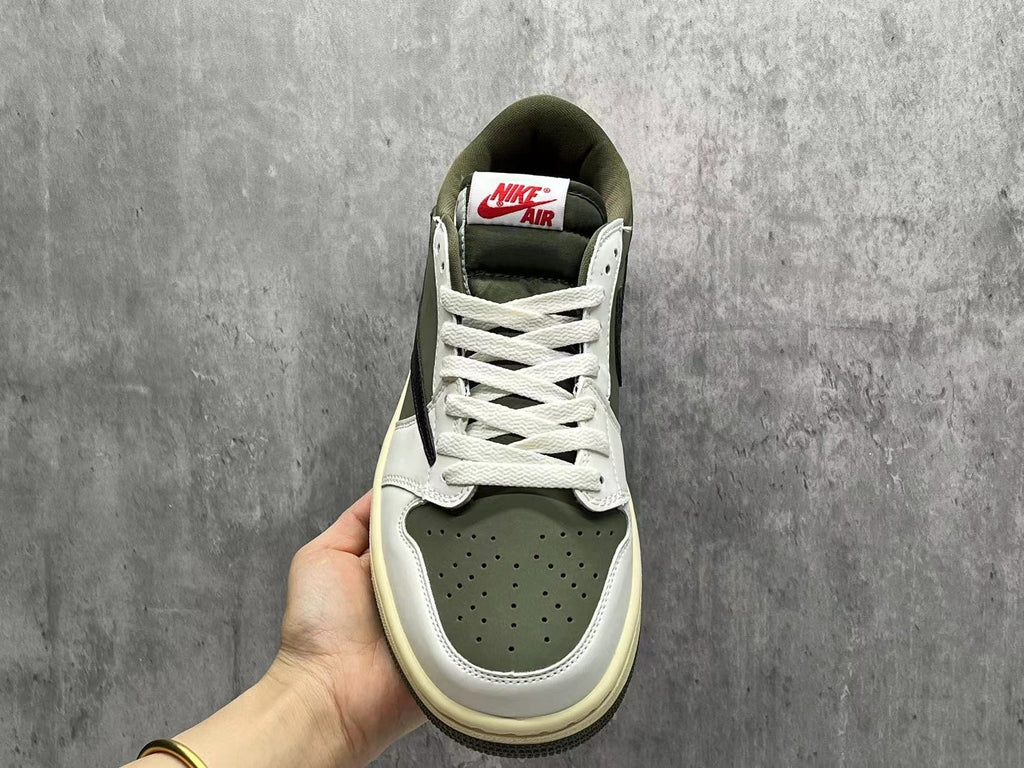 Travis Scott x Air Jordan 1 Low OG SP - Beige / Olive Reverse Swoosh