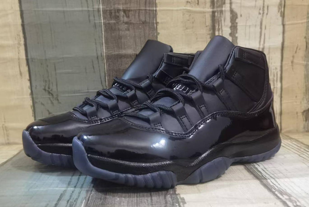 Air Jordan 11 - Black / White Unisex Sneakers